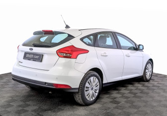 Подержанный автомобиль Ford Focus Hatchback 2018 года (5 фото)