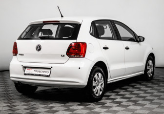 Подержанный автомобиль Volkswagen Polo Hatchback 2010 года (5 фото)