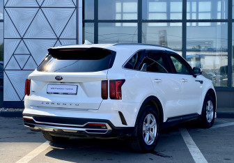 Подержанный автомобиль Kia Sorento 2021 года (5 фото)