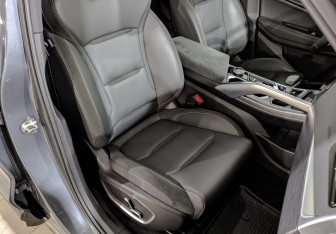 Подержанный автомобиль Geely Tugella 2023 года (24 фото)