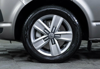 Подержанный автомобиль Volkswagen Multivan 2018 года (8 фото)