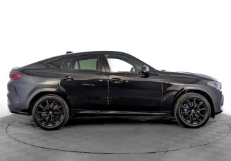 Подержанный автомобиль BMW X6 2021 года (4 фото)