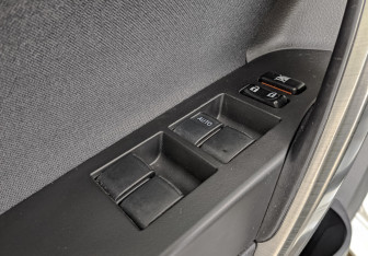 Подержанный автомобиль Toyota Auris Hatchback 2013 года (27 фото)