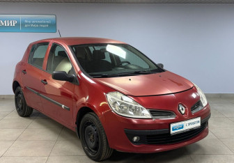 Подержанный автомобиль Renault Clio Hatchback 2008 года (3 фото)