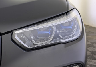 Подержанный автомобиль BMW X5 2019 года (11 фото)