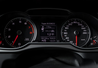 Подержанный автомобиль Audi A4 Sedan 2013 года (11 фото)