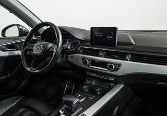 Подержанный автомобиль Audi A4 Sedan 2018 года (12 фото)