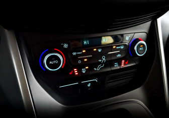 Подержанный автомобиль Ford Kuga 2018 года (27 фото)