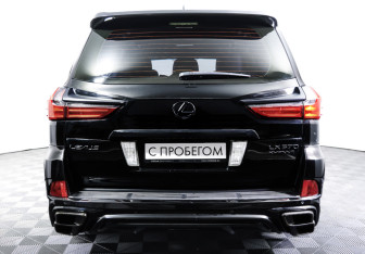 Подержанный автомобиль Lexus LX 2016 года (6 фото)