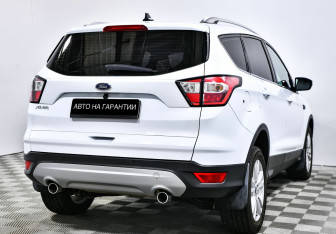 Подержанный автомобиль Ford Kuga 2019 года (3 фото)