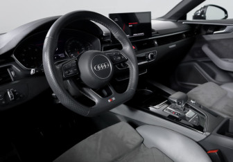 Подержанный автомобиль Audi A5 Coupe 2021 года (14 фото)