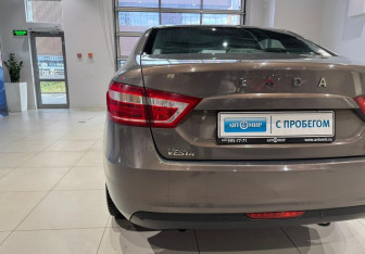 Подержанный автомобиль LADA (ВАЗ) Vesta Sedan 2018 года (10 фото)