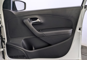 Подержанный автомобиль Volkswagen Polo Sedan 2019 года (25 фото)