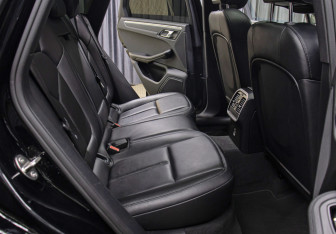 Подержанный автомобиль Porsche Macan 2018 года (12 фото)