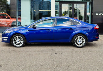 Подержанный автомобиль Ford Mondeo Sedan 2014 года (8 фото)
