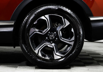 Подержанный автомобиль Honda CR-V 2017 года (8 фото)