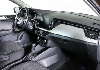 Подержанный автомобиль Skoda Rapid Liftback 2020 года (10 фото)