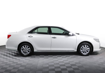 Подержанный автомобиль Toyota Camry Sedan 2012 года (4 фото)