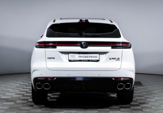 Подержанный автомобиль Changan UNI-K 2023 года (6 фото)