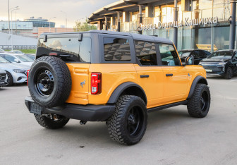 Подержанный автомобиль Ford Bronco 2021 года (5 фото)