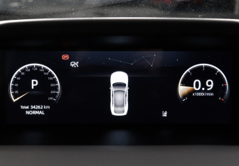 Подержанный автомобиль Changan UNI-V 2023 года (11 фото)