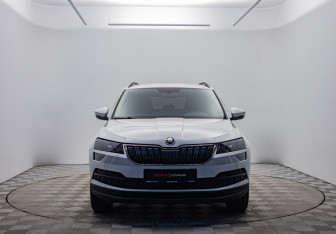 Подержанный автомобиль Skoda Karoq 2021 года (2 фото)