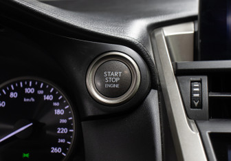 Подержанный автомобиль Lexus NX 2016 года (18 фото)