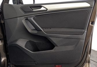 Подержанный автомобиль Volkswagen Tiguan 2020 года (24 фото)