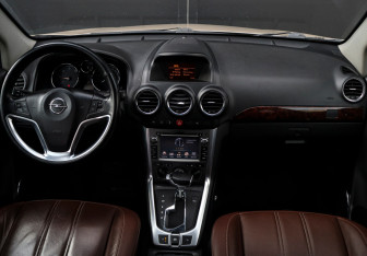 Подержанный автомобиль Opel Antara 2013 года (12 фото)
