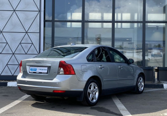 Подержанный автомобиль Volvo S40 2008 года (5 фото)