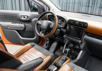 Подержанный автомобиль Citroen C3 Aircross 2018 года (11 фото)