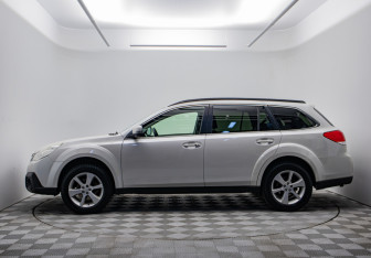 Подержанный автомобиль Subaru Outback Wagon 2012 года (8 фото)