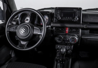 Подержанный автомобиль Suzuki Jimny 2021 года (12 фото)