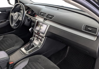 Подержанный автомобиль Volkswagen Passat Sedan 2012 года (13 фото)