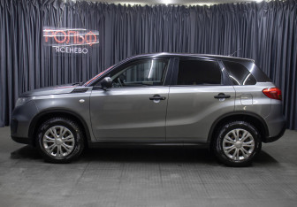 Подержанный автомобиль Suzuki Vitara 2015 года (8 фото)