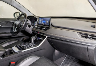 Подержанный автомобиль Chery Tiggo 8 2020 года (11 фото)