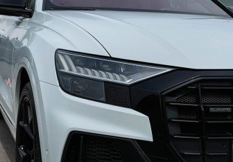 Подержанный автомобиль Audi Q8 2019 года (24 фото)