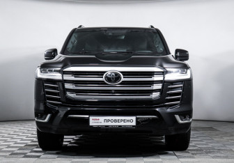 Подержанный автомобиль Toyota Land Cruiser Suv 2021 года (2 фото)