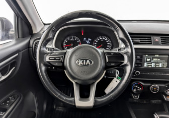 Подержанный автомобиль Kia Rio Hatchback 2021 года (21 фото)
