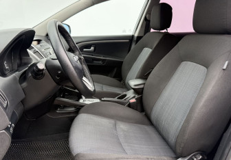 Подержанный автомобиль Kia Ceed Hatchback 2011 года (10 фото)