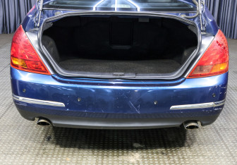 Подержанный автомобиль Nissan Teana 2006 года (10 фото)