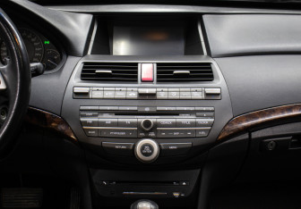 Подержанный автомобиль Honda Crosstour 2011 года (15 фото)