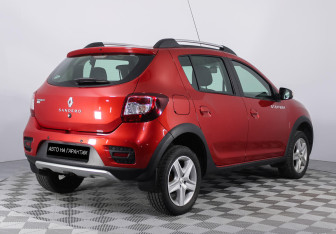 Подержанный автомобиль Renault Sandero 2016 года (3 фото)