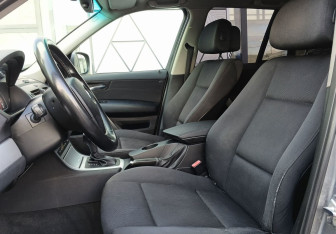 Подержанный автомобиль BMW X3 2010 года (17 фото)