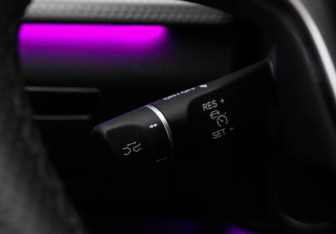 Подержанный автомобиль Hongqi H5 2024 года (15 фото)