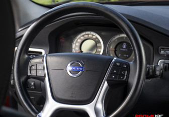 Подержанный автомобиль Volvo XC70 2010 года (14 фото)