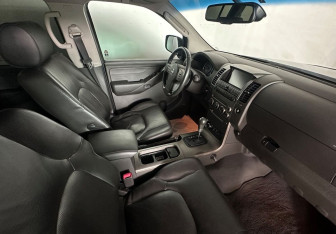 Подержанный автомобиль Nissan Pathfinder 2008 года (9 фото)
