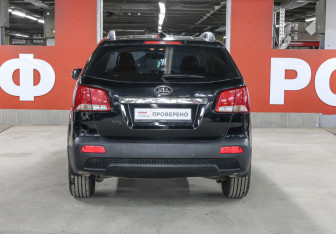 Подержанный автомобиль Kia Sorento 2010 года (6 фото)