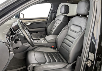 Подержанный автомобиль Volkswagen Touareg 2020 года (20 фото)