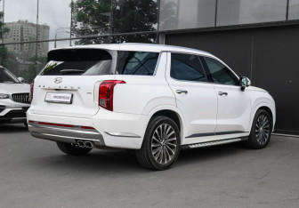 Подержанный автомобиль Hyundai Palisade 2023 года (4 фото)